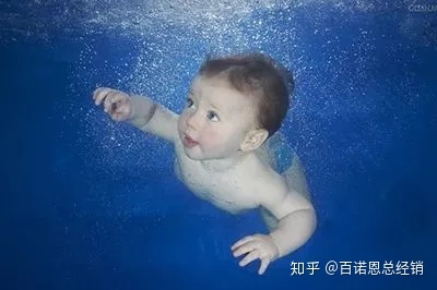 新生儿多大游泳