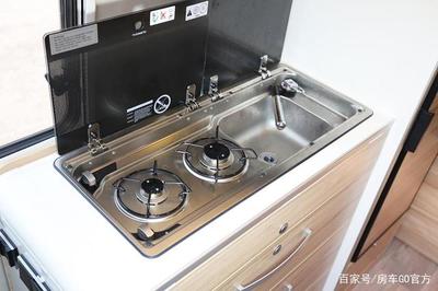 厨房插座离灶具多远