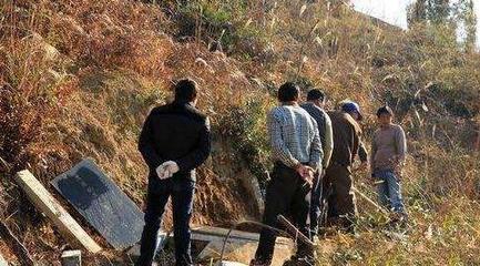 梦见别人家迁坟