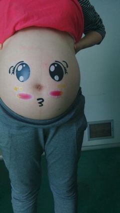 宝宝在肚子里的照片
