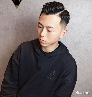 男生m发际线发型好看