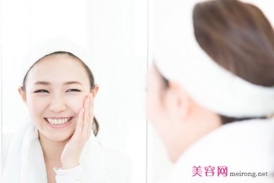 清洁脸部步骤