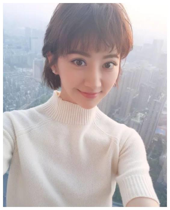 短发烫发头
