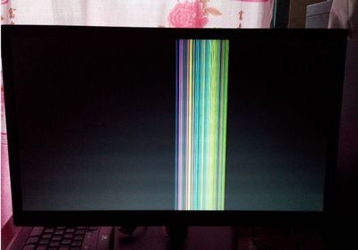 电脑屏幕有很多竖线