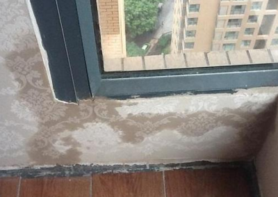 窗户上的水泥怎样清除