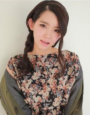 韩式三七分斜刘海马尾