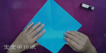 很简单的折纸飞机