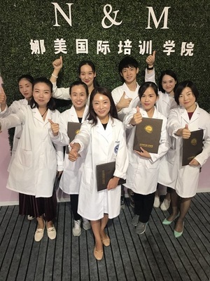 好的美容学校学费多少