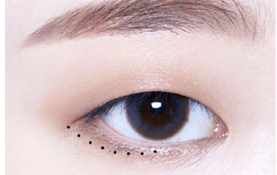 眼线液的画法