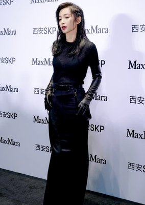 橱柜板面有彩金膜