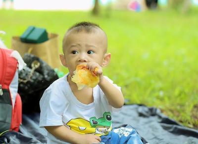 一岁宝宝不吃饭只喝奶怎么办