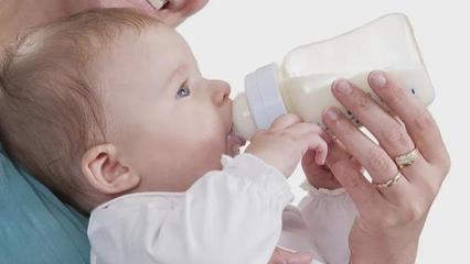母乳不够加奶粉怎么加