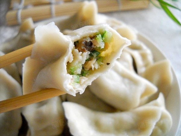 鸡蛋香菇葫芦水饺