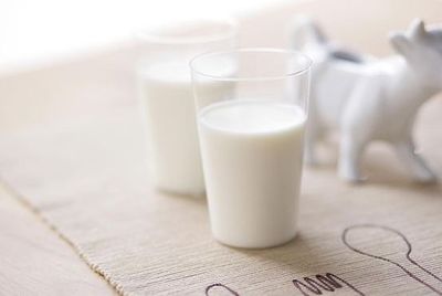 纯奶过期十天还能喝吗