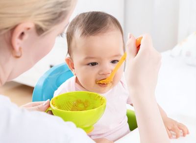 宝宝添加辅食的信号
