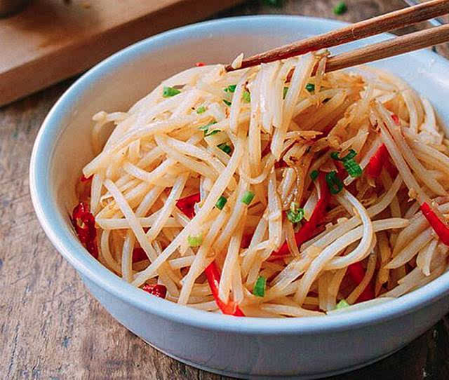 炖土豆面条的做法大全家常