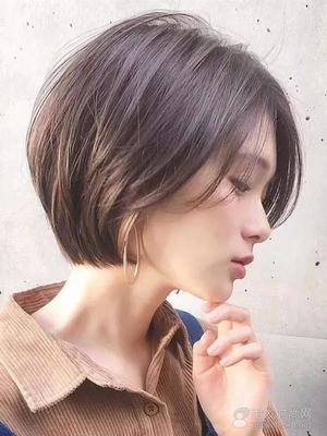 头大脸大适合什么短发