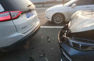 交通事故追尾