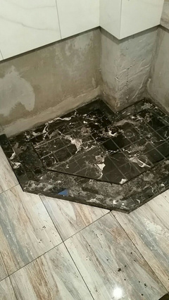 地板砖下水管冻坏