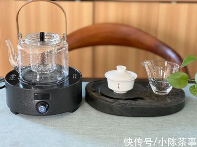 玻璃杯去茶渍的方法