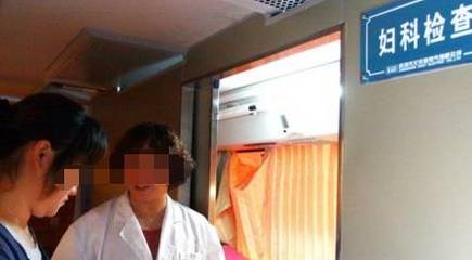 孕妇蹲厕所