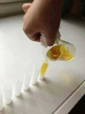 如何用蜂蜜做唇膏