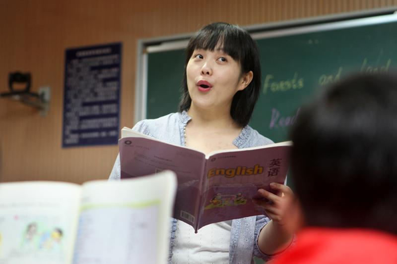 梦回校园,解读梦见重回学校上课并得到老师赠书一套的深层含义 梦回校园,解读梦见重回学校上课并得到老师赠书一套的深层含义