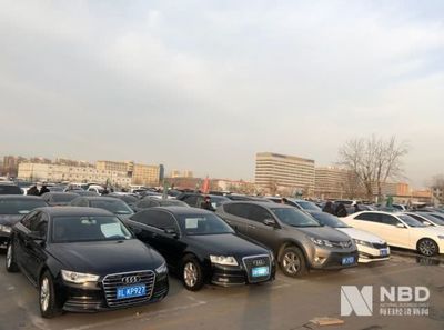 长痘痘不冒白头怎么办