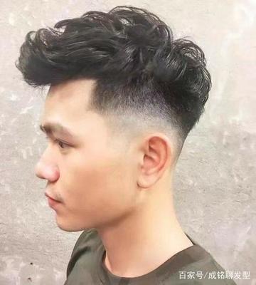 头发硬粗适合的发型