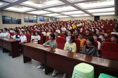 广安友谊中学2024年高考生复读