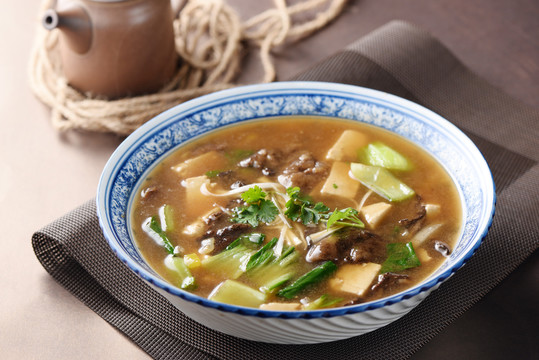 蘑菇和豆腐能一起炖吗