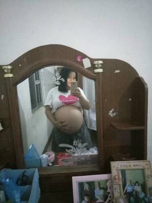 双胞胎孕妇肚子