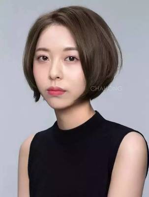 今年流行短发女