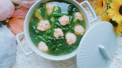 虾丸菠菜汤的做法大全家常