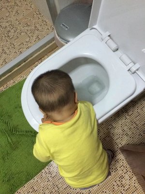 宝宝大便恶臭怎么回事