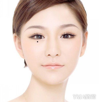 桃花脸面相的女人