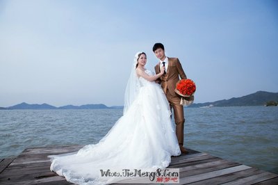 孕妇梦见拍婚纱照