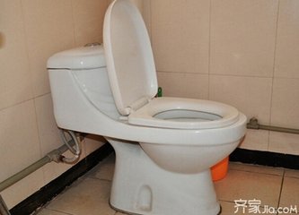 硬物堵住马桶怎么疏通