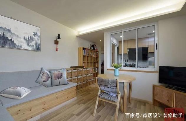厨房窗户正对三角路口