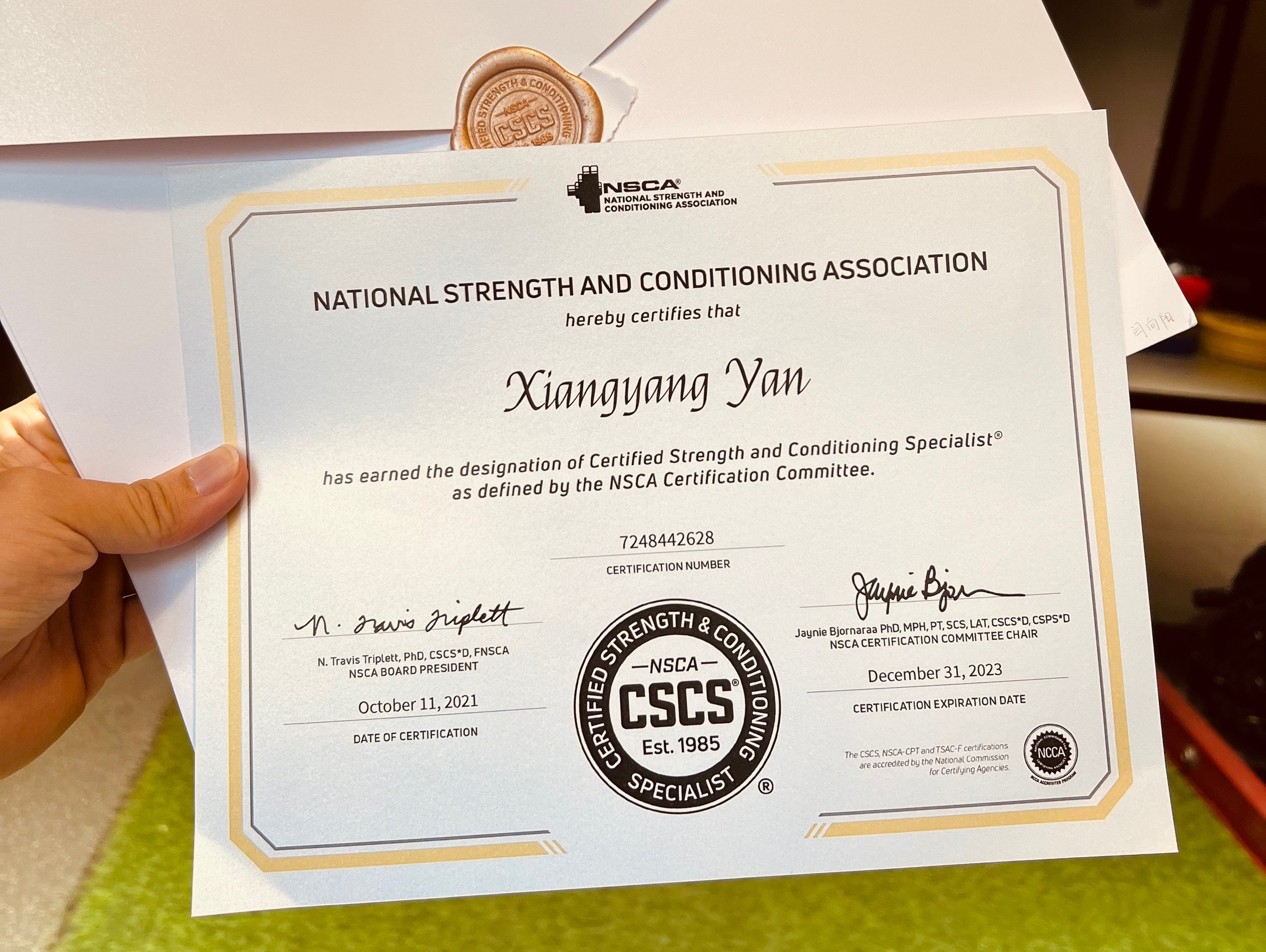 想自主学习并考取NSCA-CSCS和NASM-CES,教材选英文还是中文,区别有多大?