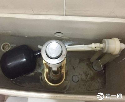马桶如何调节水位