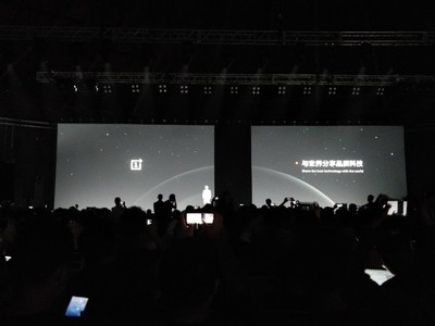 万博注册旨帕569067Y笔记本外观特写,展示其商务简约设计