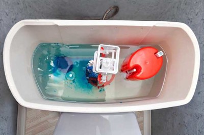 抽水马桶水箱维修