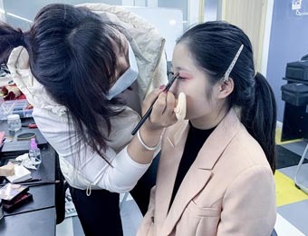 成都哪家化妆学校好