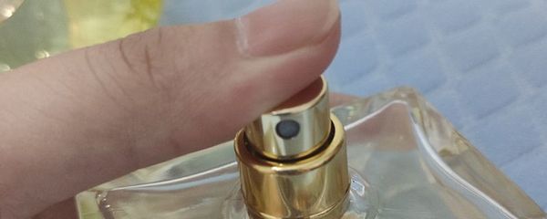 香水喷衣柜