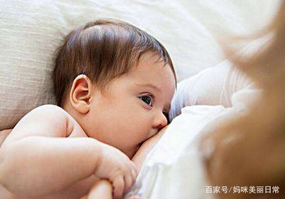 宝宝吃奶咬人