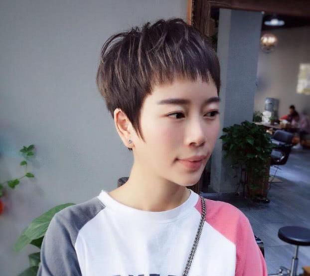 女生的男生发型短头发