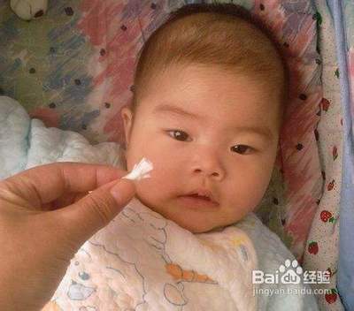 新生儿鼻子里有鼻屎怎么办