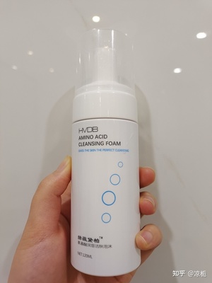 长痘痘用清水洗脸好吗