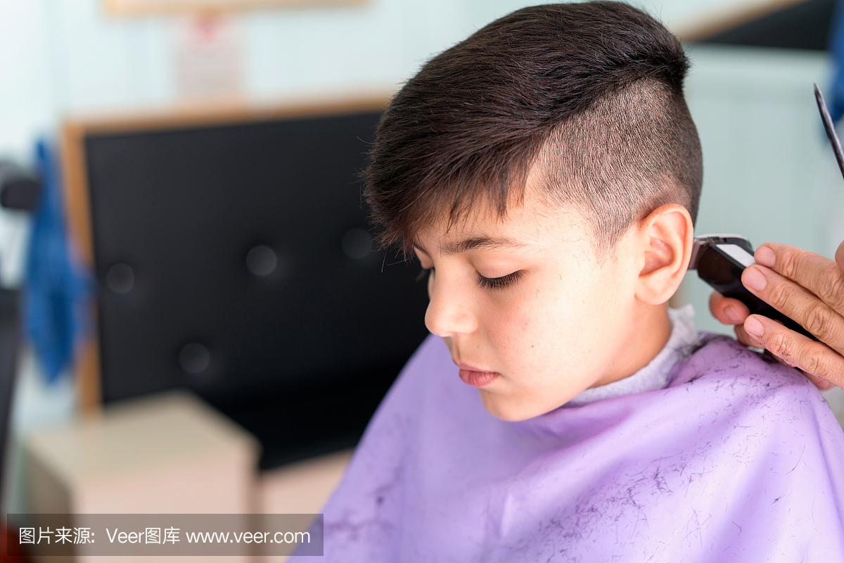11岁男孩发型